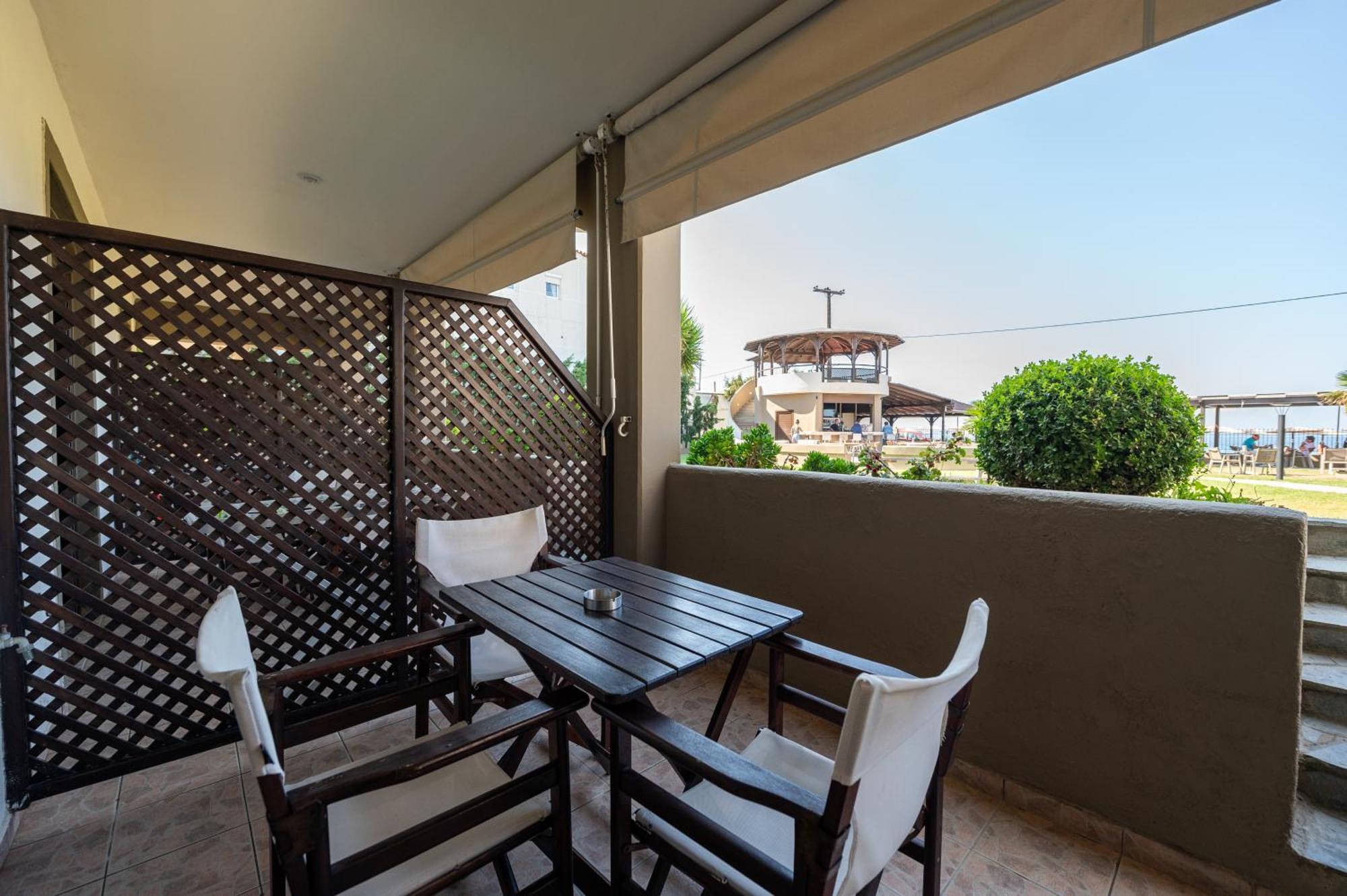 نيوس مارماراس Hotel Areti الغرفة الصورة
